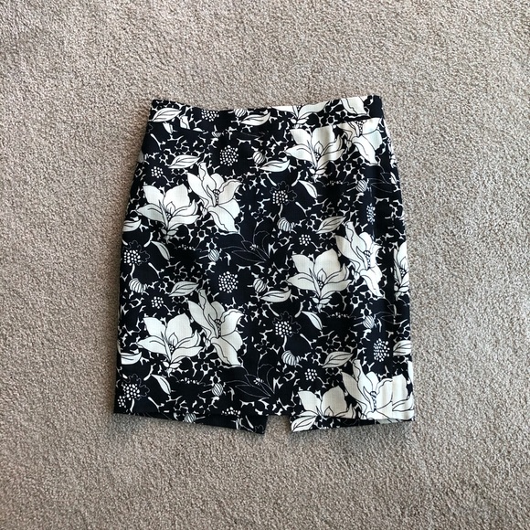 J. Crew Dresses & Skirts - J. Crew black and white floral pencil skirt